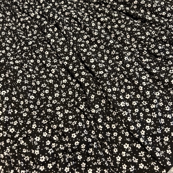 Urban Outfitters Black and White Floral Dress - Picture 2 of 5